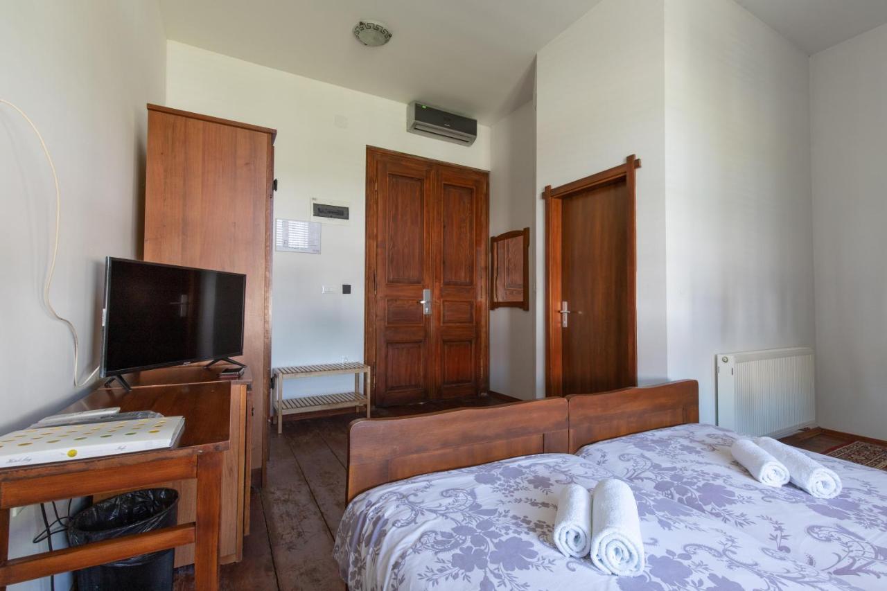 Hotel Lug Осиек Экстерьер фото