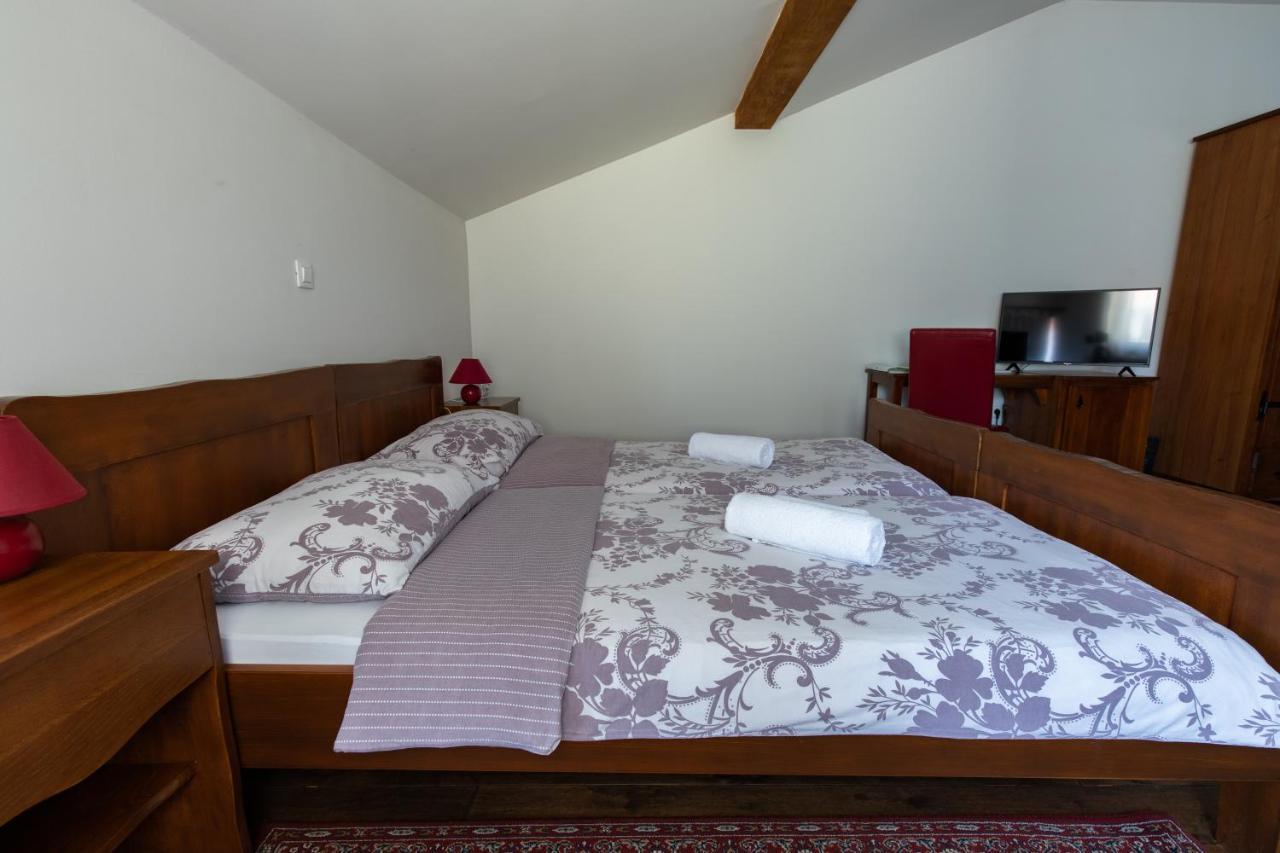 Hotel Lug Осиек Экстерьер фото