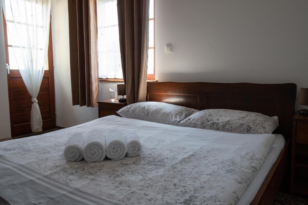 Hotel Lug Осиек Экстерьер фото