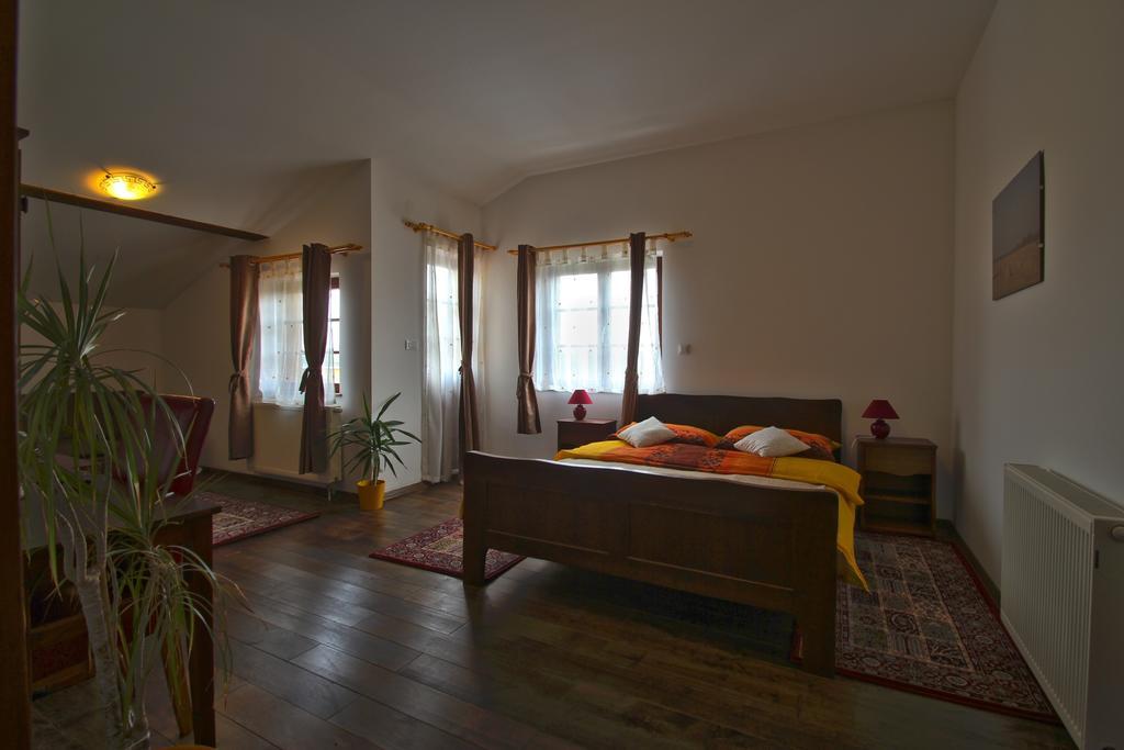 Hotel Lug Осиек Номер фото