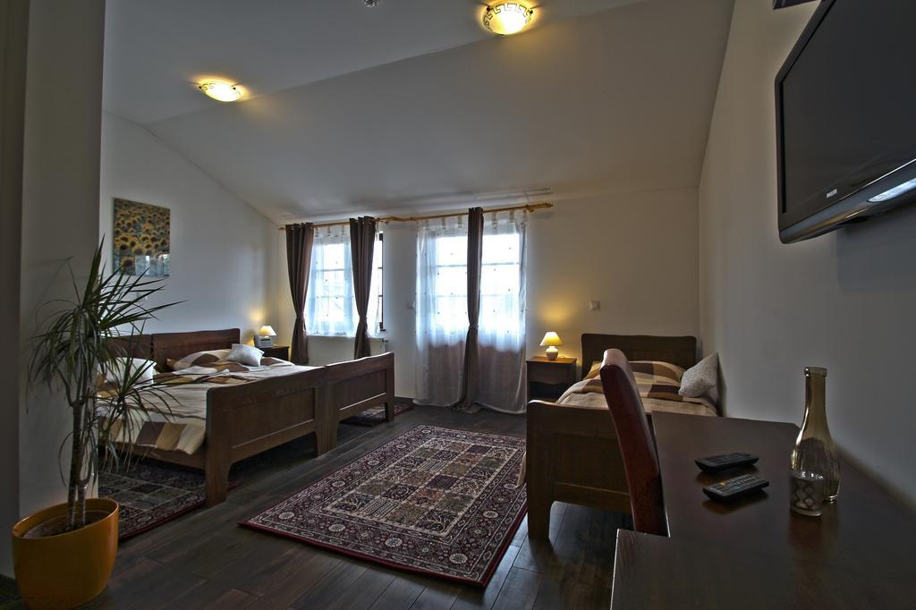 Hotel Lug Осиек Номер фото