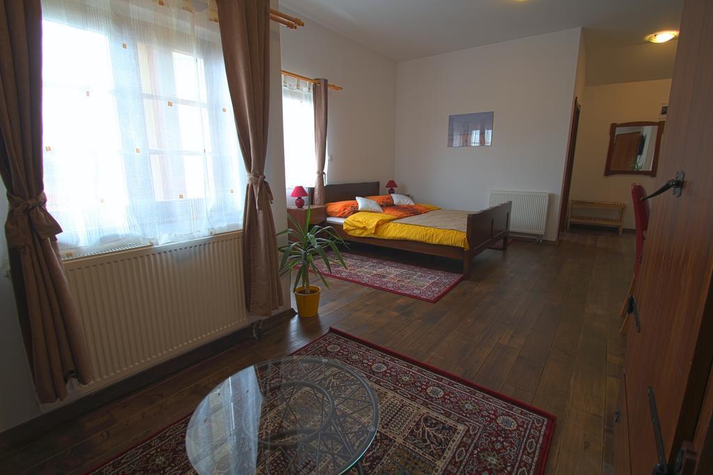 Hotel Lug Осиек Номер фото